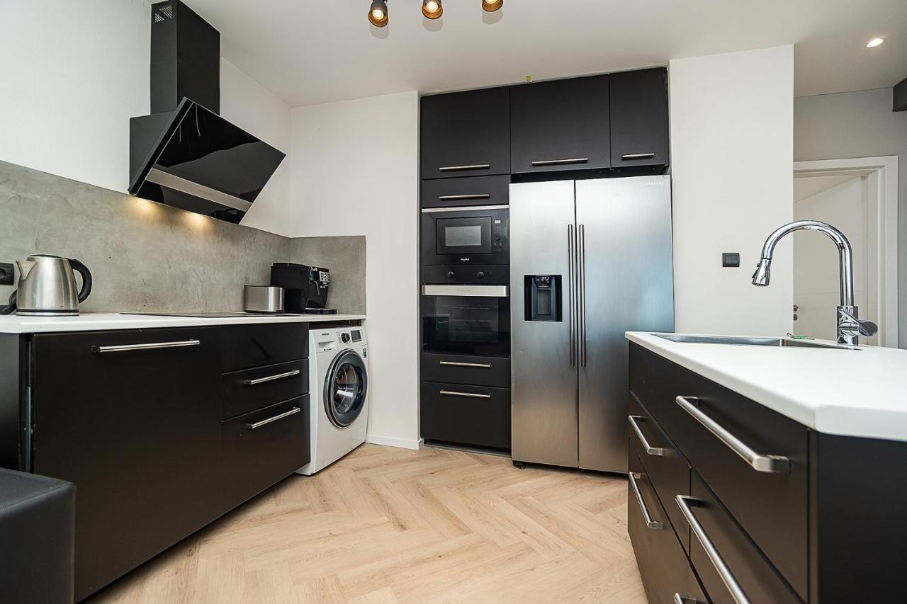Big 4-Bedroom Flat, Terrace With Great Vitkov View Praag Buitenkant foto