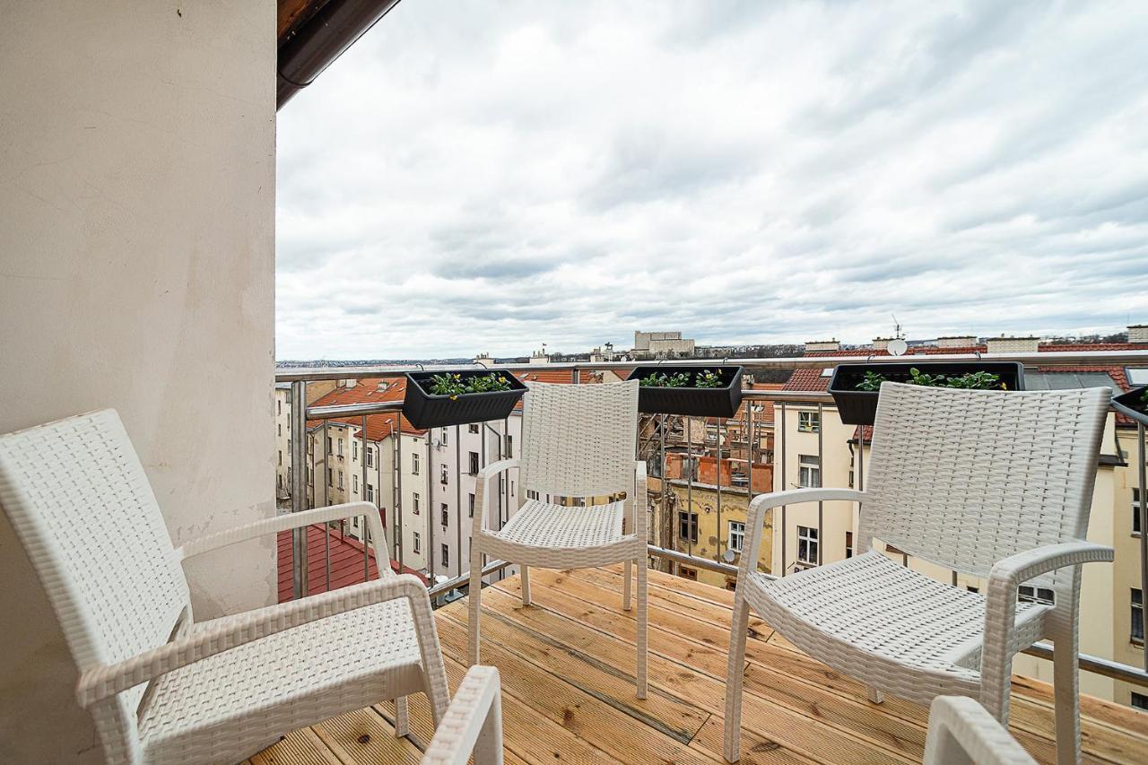 Big 4-Bedroom Flat, Terrace With Great Vitkov View Praag Buitenkant foto
