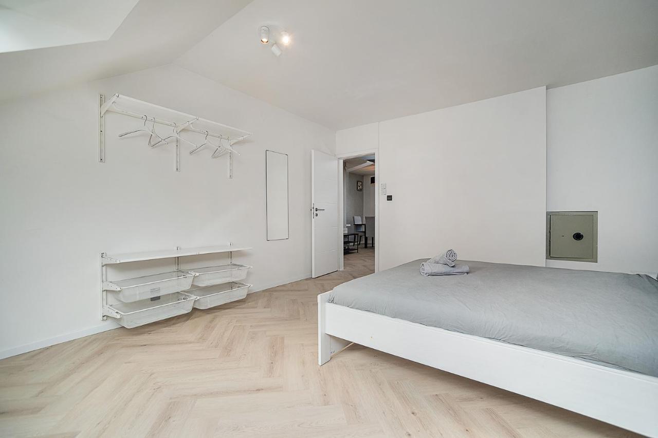 Big 4-Bedroom Flat, Terrace With Great Vitkov View Praag Buitenkant foto